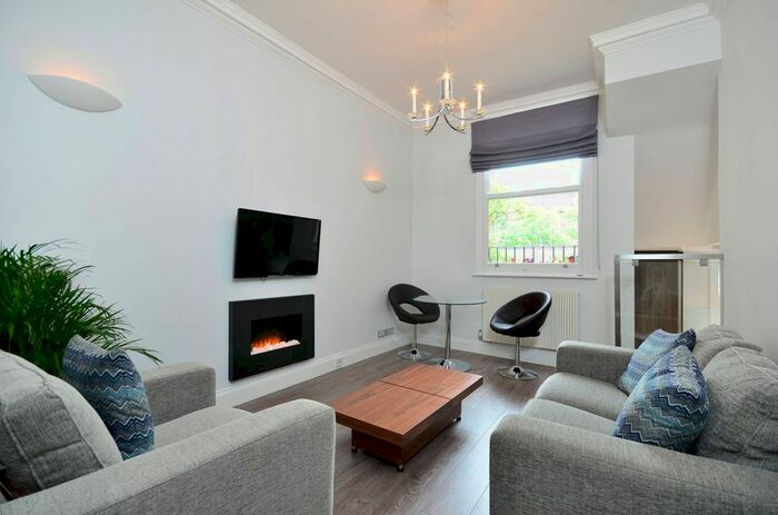 2 Bedroom Flat To Rent In Beaufort Street, Chelsea, London, SW3