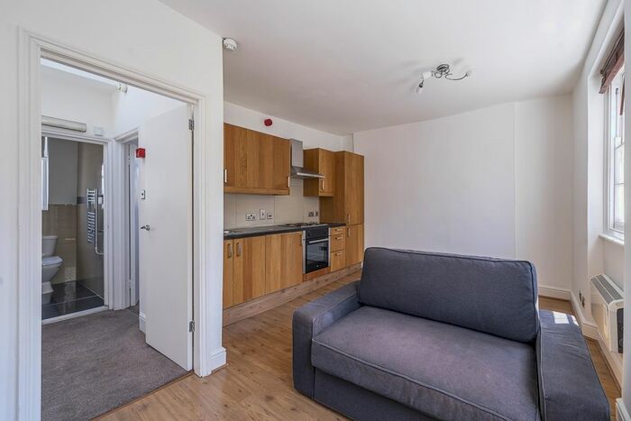 1 Bedroom Flat To Rent In Norfolk Place, London, W2