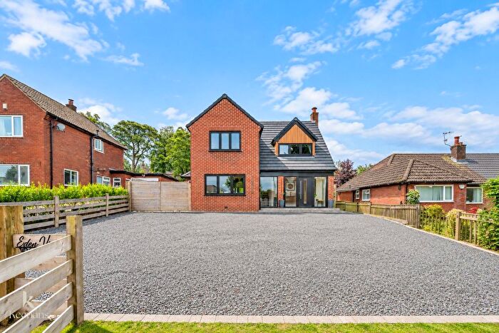 3 Bedroom Detached House For Sale In Esk Avenue, Edenfield, Ramsbottom, Bury, BL0