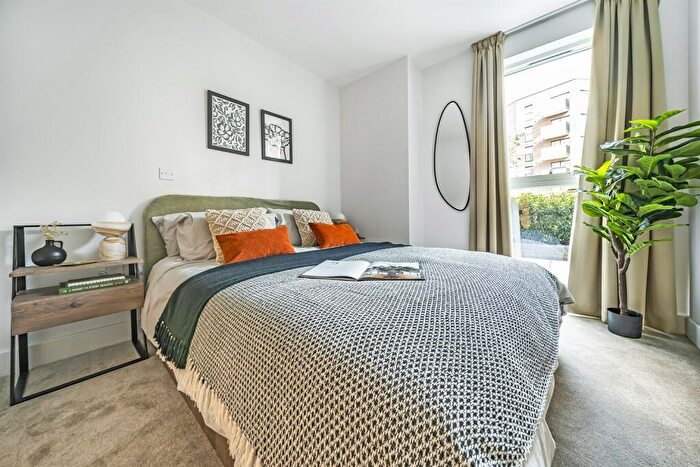 2 Bedroom Apartment To Rent In Joseph Huntley Walk, Reading, RG1