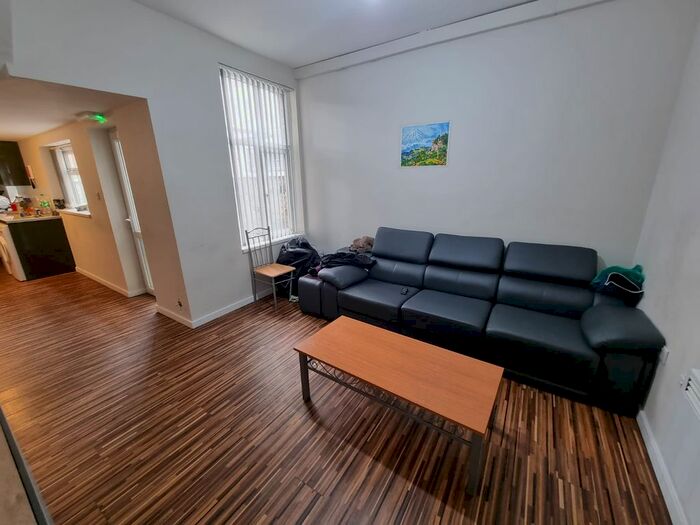 7 Bedroom Terraced House To Rent In Acomb Street, Manchester, M14