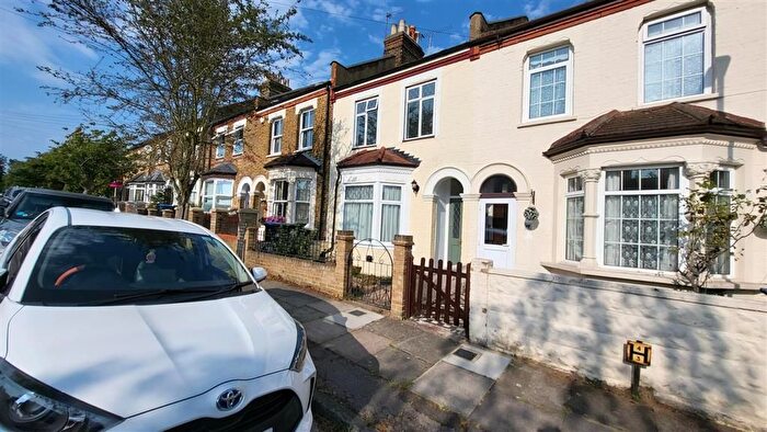 3 Bedroom Property To Rent In Gloucester Road, Enfield, EN2