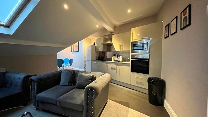 2 Bedroom House To Rent In Flat C Spa Buildings, Kings Road, HG1
