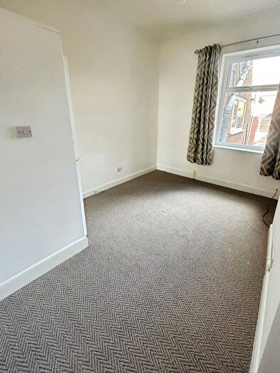 1 Bedroom Flat To Rent In Cromwell Road, Grimsby, Lincolnshire, DN31