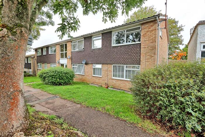 2 Bedroom Maisonette For Sale In Founceley Avenue - Dane End, SG12