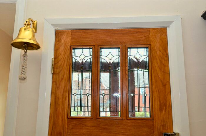 3 Bedroom Semi-Detached House For Sale In Woodthorpe Road, Birmingham, West Midlands, B14