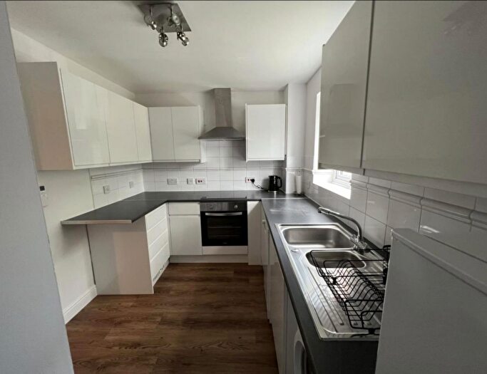 2 Bedroom Apartment To Rent In Node Way Gardens, Welwyn, AL6