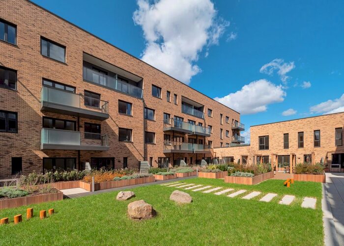 1 Bedroom Flat To Rent In Queens Road, Peckham, SE15