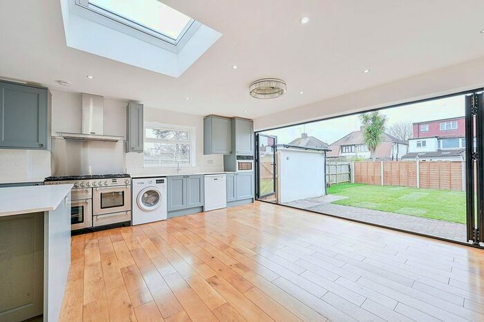 3 Bedroom Semi-Detached House To Rent In Argyle Road, Ealing, London, W13