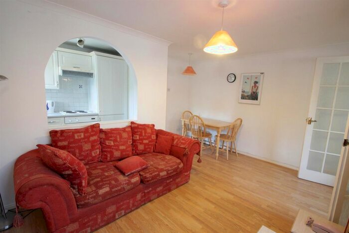 1 Bedroom Flat To Rent In Dorset Mews, London, N3