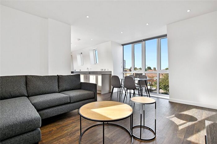 2 Bedroom Flat To Rent In Cezanne Road, London, W3