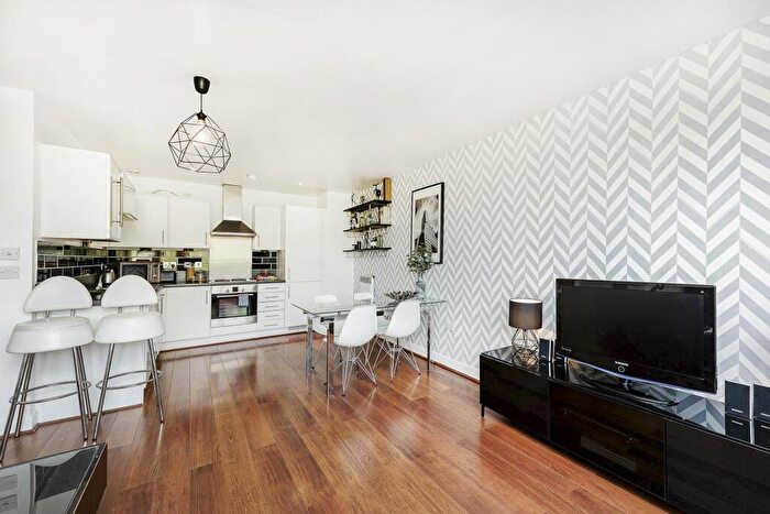 2 Bedroom Flat To Rent In Meath Crescent, Bethanal Green, E2