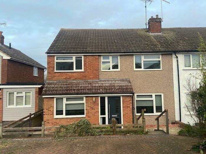 4 Bedroom Semi-Detached House To Rent In Old Mill Road, CB11