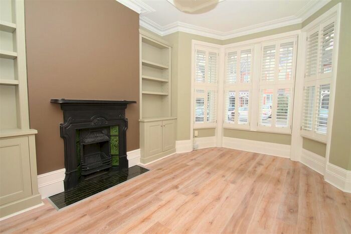 4 Bedroom Property To Rent In Palmerston Crescent, Palmers Green, London, N13