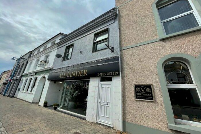 4 Bedroom Flat To Rent In Dimond Street, Pembroke Dock, SA72