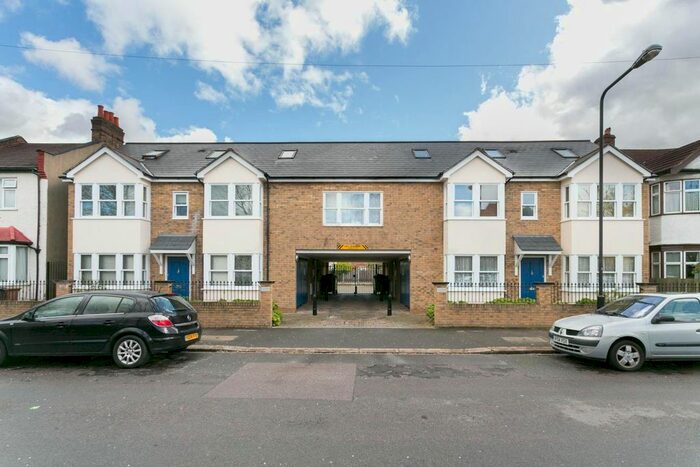 1 Bedroom Flat To Rent In Beresford Road, London, E17