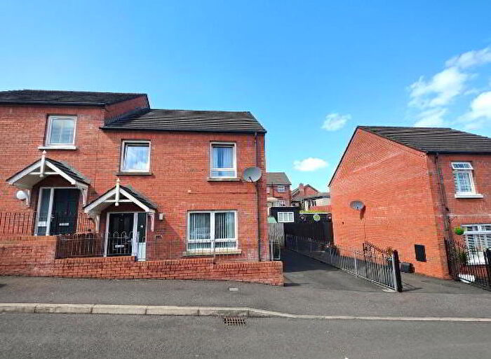3 Bedroom Semi-Detached House For Sale In Blackdam Close, Belfast, BT14