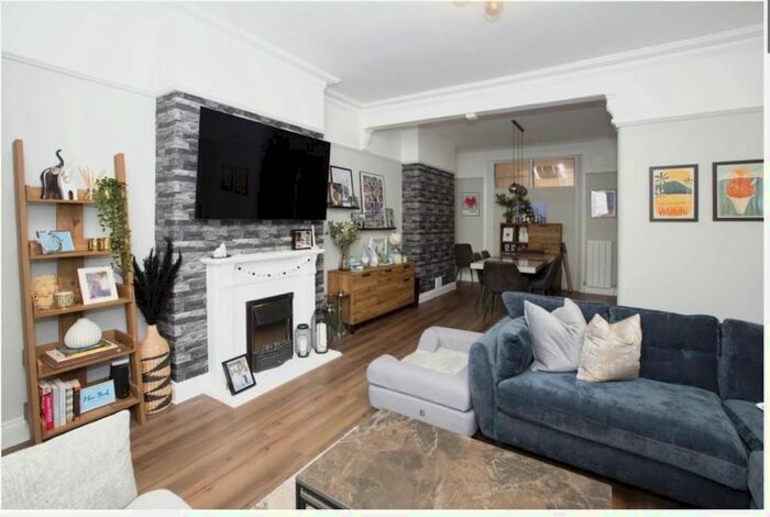 4 Bedroom Terraced House To Rent In Wilmington Gardens, London, IG11