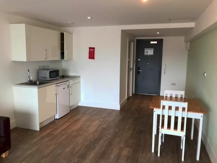 Studio To Rent In Scholes Street, Oldham, OL1