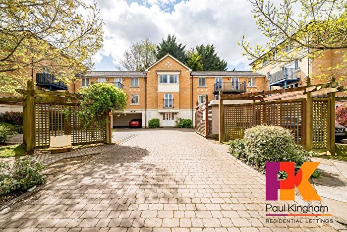 2 Bedroom Flat To Rent In West End Road, High Wycombe, HP11