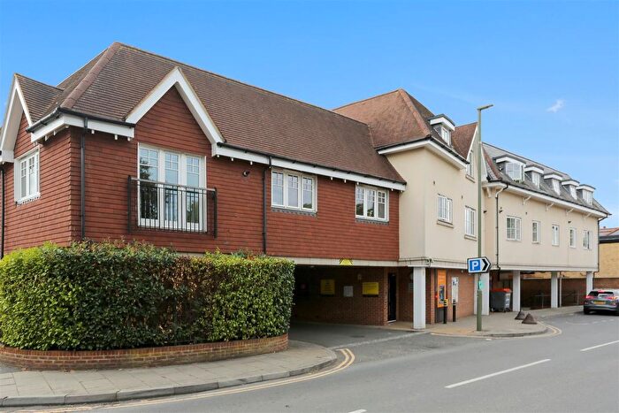 1 Bedroom Flat For Sale In Mercury House, Cheam Road, Ewell Village, KT17