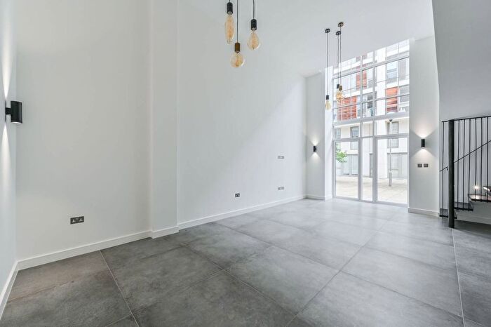 2 Bedroom Flat For Sale In Clapham Road, Oval, London, SW9