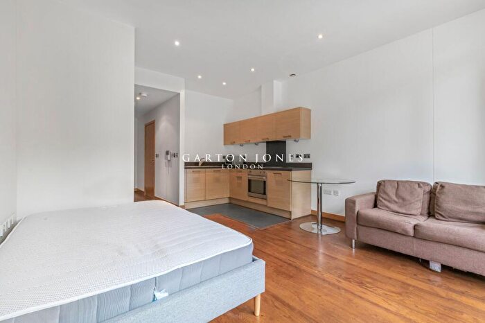 Apartment To Rent In Eustace Building, Queenstown Road, London, SW11