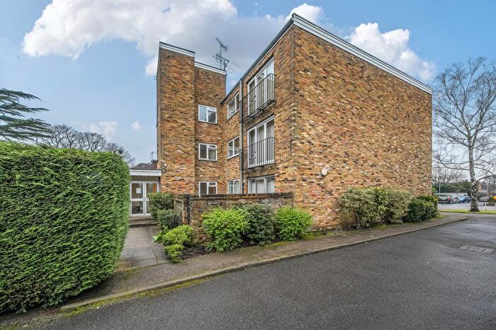 3 Bedroom Apartment To Rent In Eastbury Avenue, Northwood, HA6