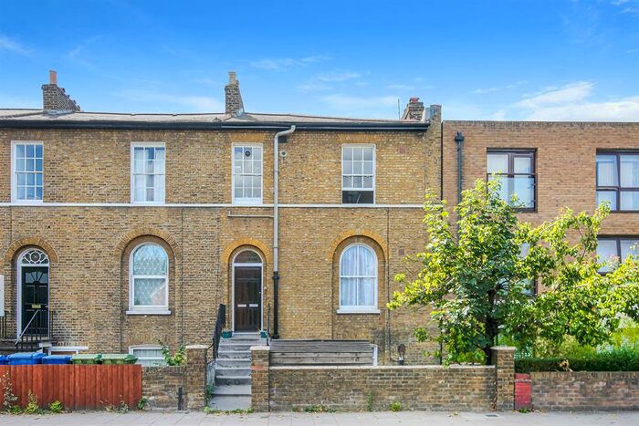 1 Bedroom Flat To Rent In Peckham Hill Street, Peckham, London, SE15