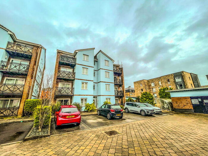 1 Bedroom Apartment To Rent In Pentland Close, Llanishen, Cardiff, CF14