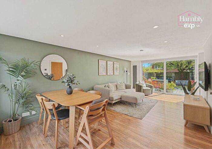 3 Bedroom Semi Detached House For Sale In Forsythia Drive, Pentwyn, CF23