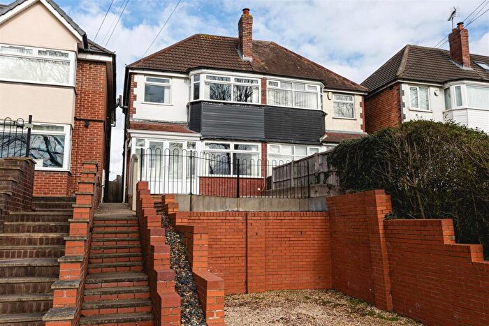 3 Bedroom Semi Detached House For Sale In Rectory Park Road, Sheldon, Birmingham, B26