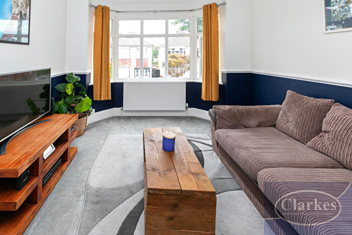 2 Bedroom Flat For Sale In Draycott Road, Bournemouth, BH10