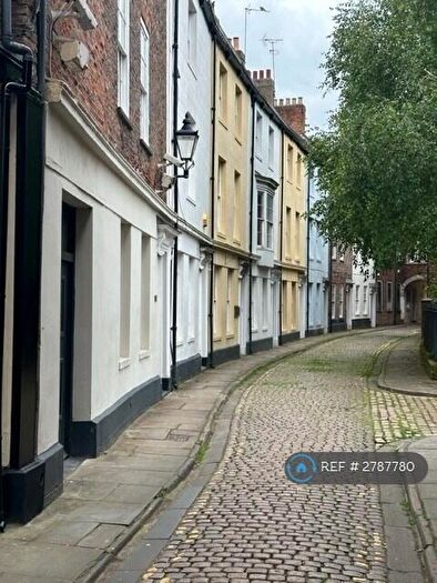4 Bedroom Flat To Rent In Prince Street, Hull, HU1