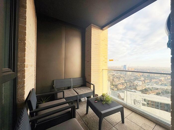 1 Bedroom Flat For Sale In Falconbrook Gardens, Silvertown Way, London, E16