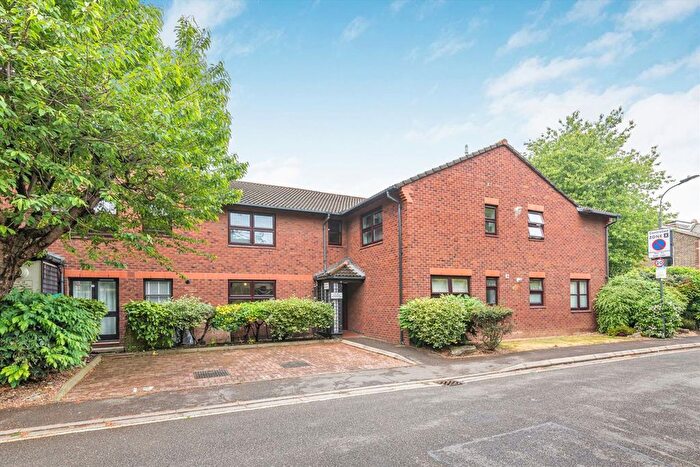 Studio To Rent In Holley Road, Acton, W3