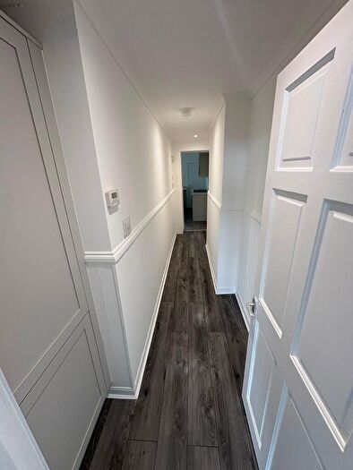 3 Bedroom Flat To Rent In Cumlodden Drive, Glasgow, G20