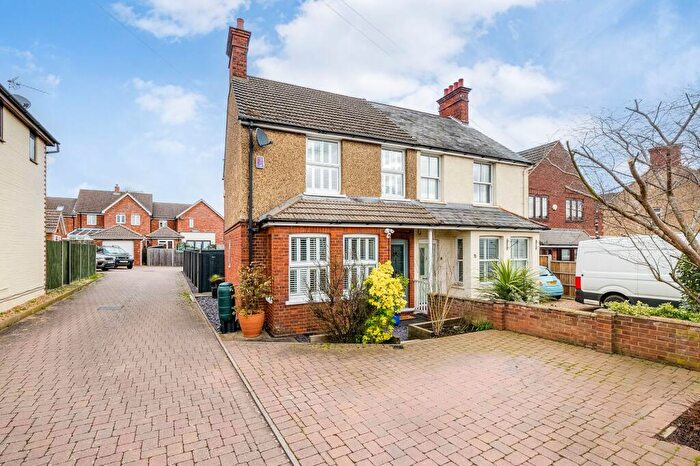 3 Bedroom Semi-Detached House For Sale In Kings Road, Flitwick, MK45