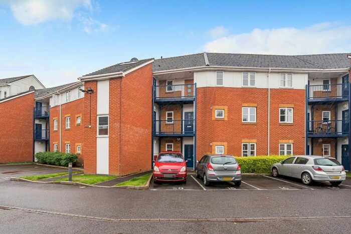 2 Bedroom Flat For Sale In Central Reading, Berkshire, RG1
