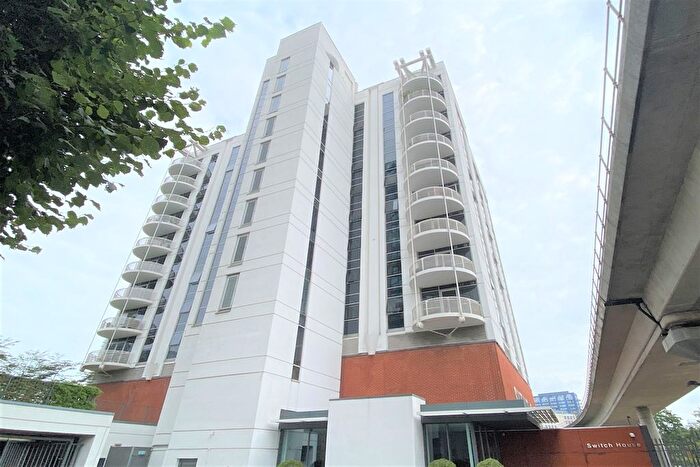 1 Bedroom Flat To Rent In Switch House, Tower Hamlets, E14