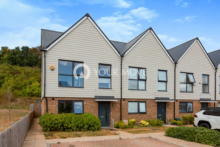 3 Bedroom Semi-Detached House To Rent In Havelock Drive, Greenhithe, Kent, DA9