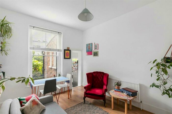 2 Bedroom Apartment To Rent In Woodland Road, Crystal Palace, London, SE19