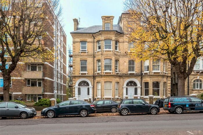 1 Bedroom Flat To Rent In The Drive, Hove, East Sussex, BN3