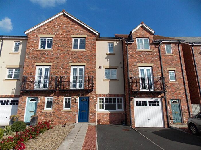 6 Bedroom Terraced House To Rent In Faraday Court, Sheraton Park Durham, DH1