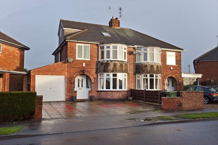 4 Bedroom Semi-Detached House To Rent In Priory Wood Way, York, YO31