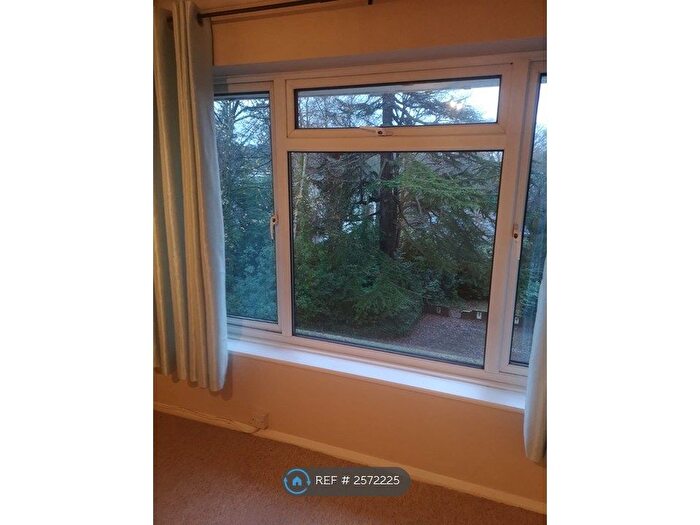 2 Bedroom Flat To Rent In Brentor Court, Tunbridge Wells, TN2