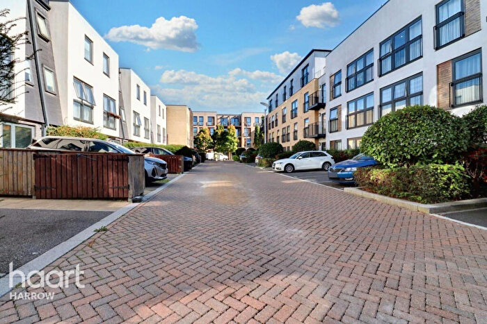 2 Bedroom Apartment For Sale In Hitchin Lane, Stanmore, HA7