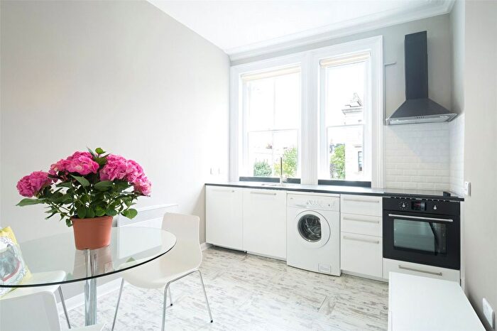 1 Bedroom Flat To Rent In Kensington Park Road, Notting Hill, Kensington Amp; Chelsea, W11
