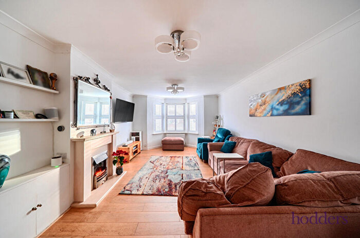 4 Bedroom Semi Detached House For Sale In Addlestone, Surrey, KT15