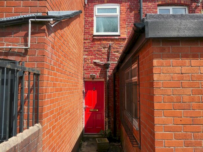 1 Bedroom Flat To Rent In Wigan Lane, Wigan, WN1